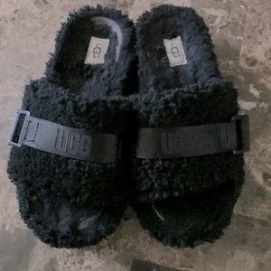 UGG fluffita slippers